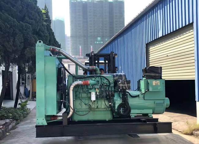 柬埔寨客戶采購二手發(fā)電機出貨圖
